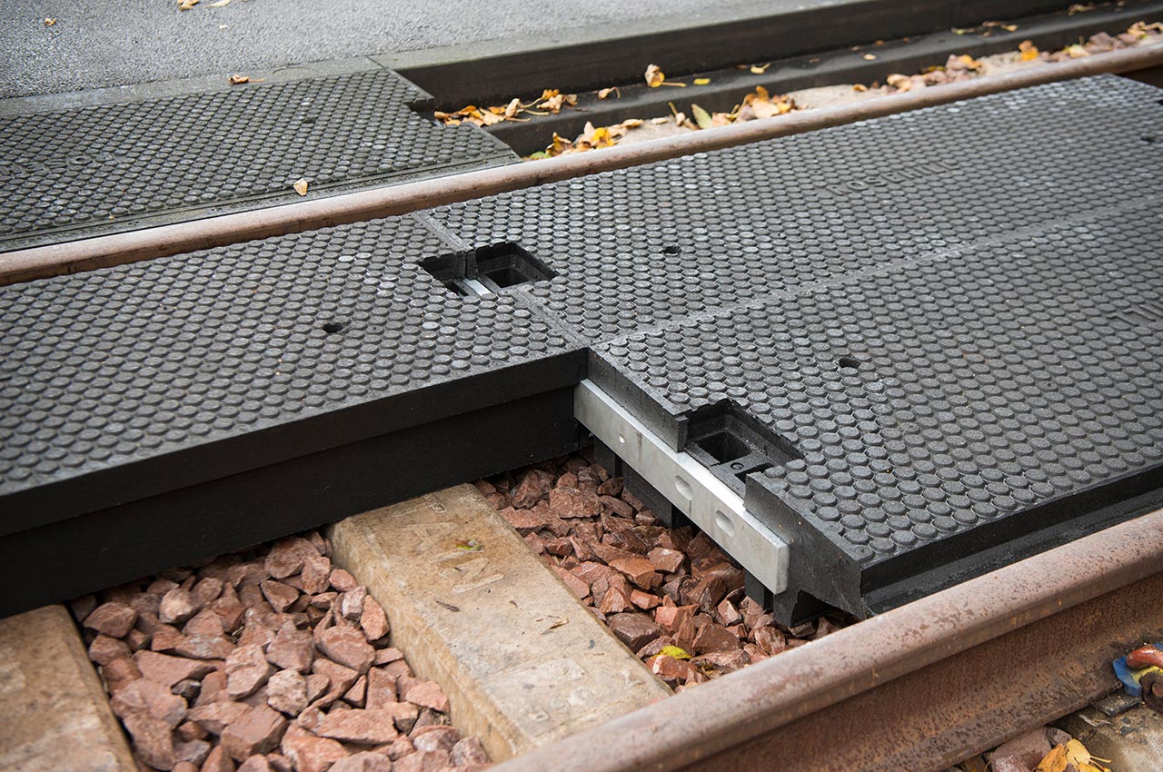 Interlocking RRAP System